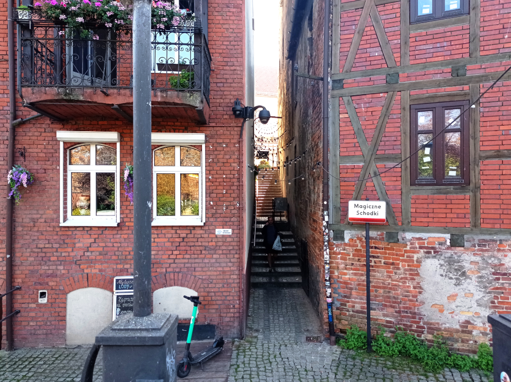 Wąski zaułek