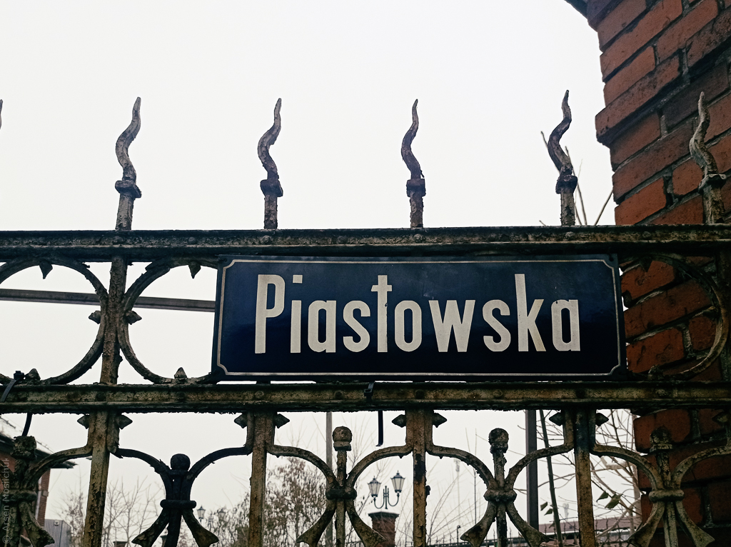 Tabliczka na płocie
