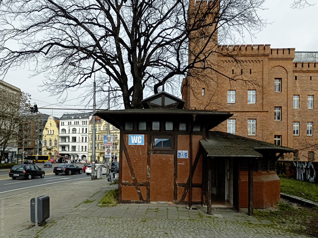 Monumentalna tabliczka